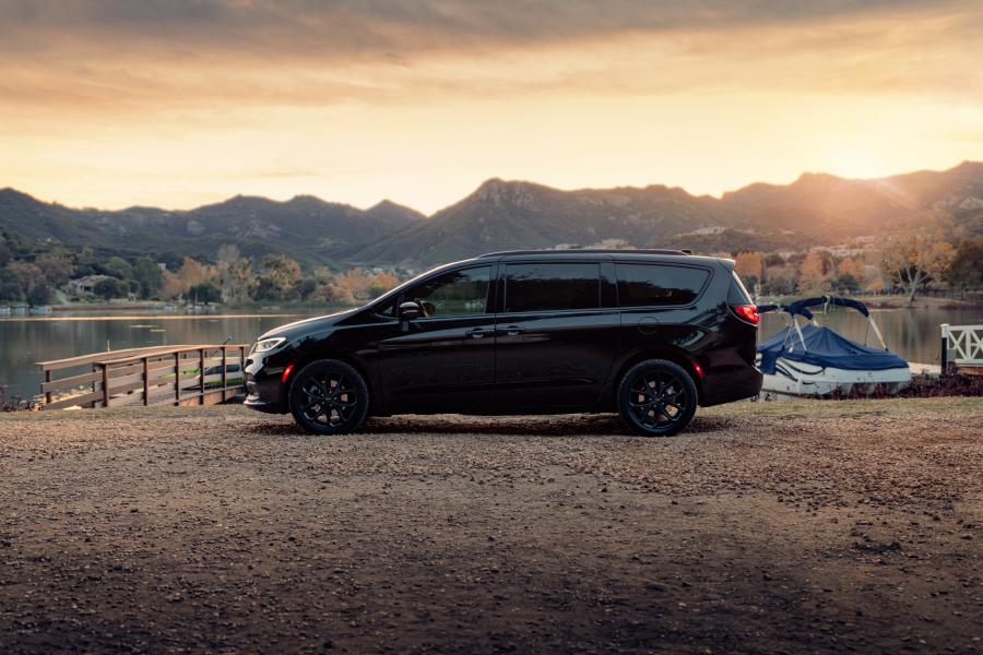  Chrysler Pacifica Limited S Appearance Package AWD (RU) 2020 года  (фото 17 из 70)